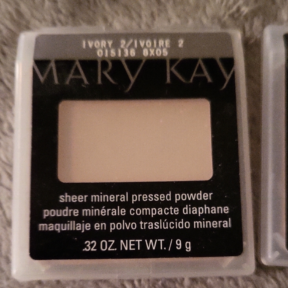 Mary Kay Sheer Mineral Pressed Powder - Ivory